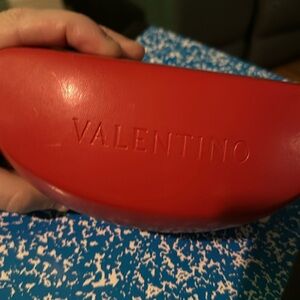 Women’s Excellent condition Vintage Valentino sunglasses with red case amazing